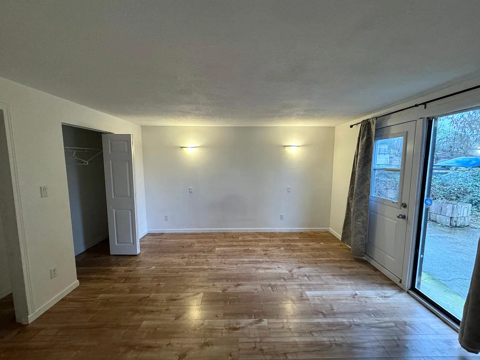 3 bed, 900 sqft, $1,750 — Photo 4