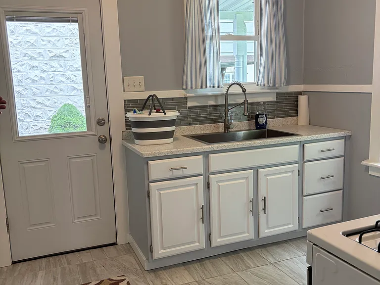 124 Grant St #1 — Photo 8