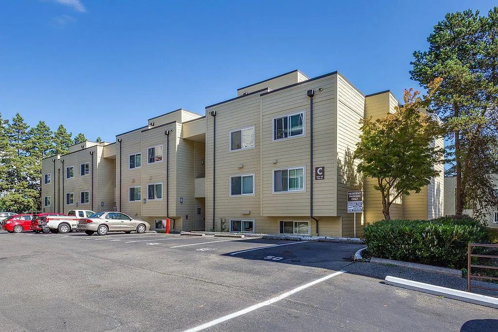 2 bed, 859 sqft, $2,275 — Photo 1