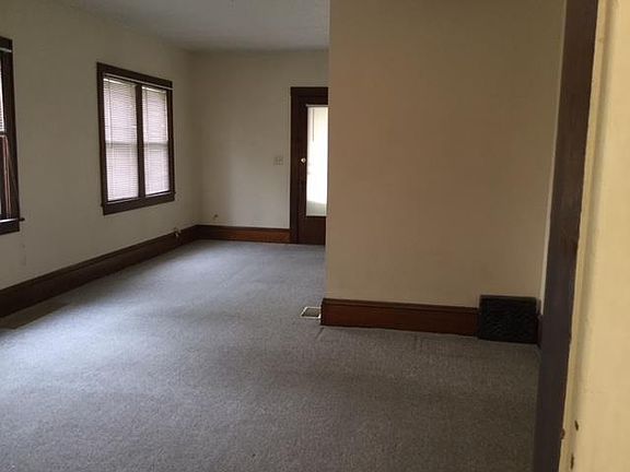 4th image of 334 Dorchester St