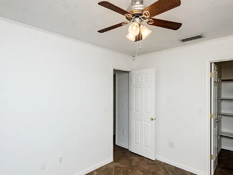 3967 Breakwater Dr — Photo 11