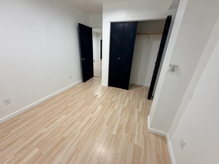 165 Mac Arthur Ave — Photo 4