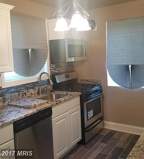 2232 Houston St — Photo 8