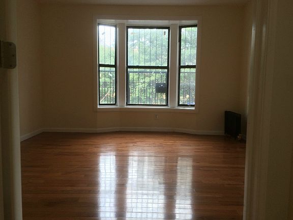 2nd image of 564 W 160th St APT 26