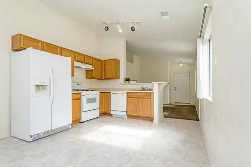 7112 Labrador Dr NE Photo 1