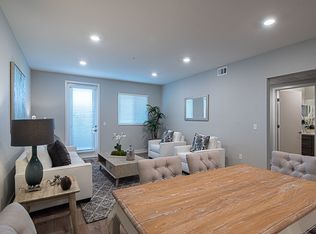 18535 Burbank Blvd #304, Tarzana, CA 91356