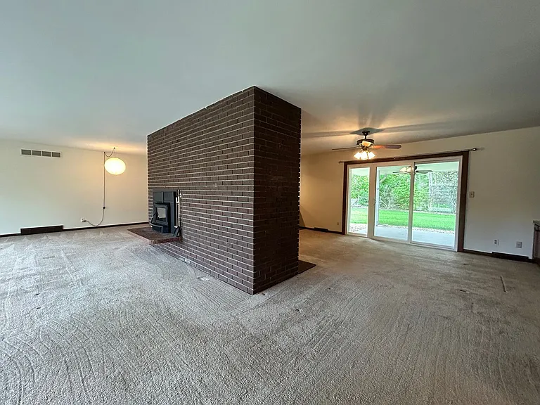 6820 Harvest Rd — Photo 5