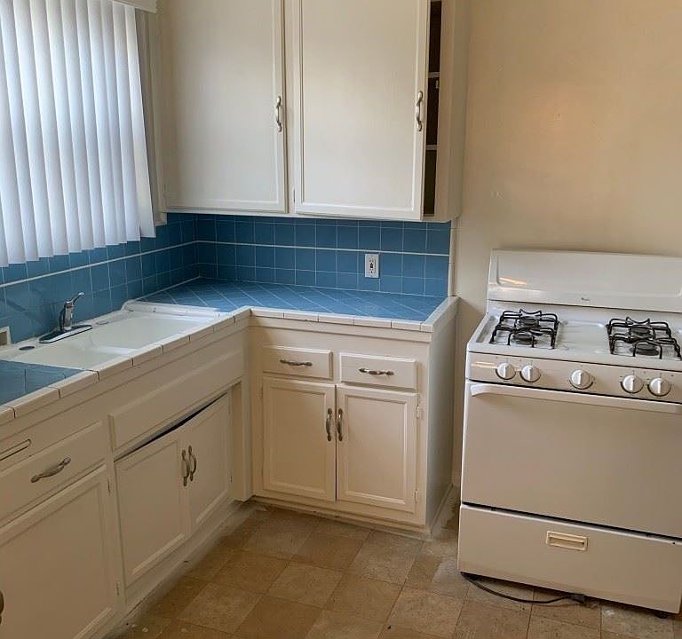 1st image of 7719 N Balboa Blvd