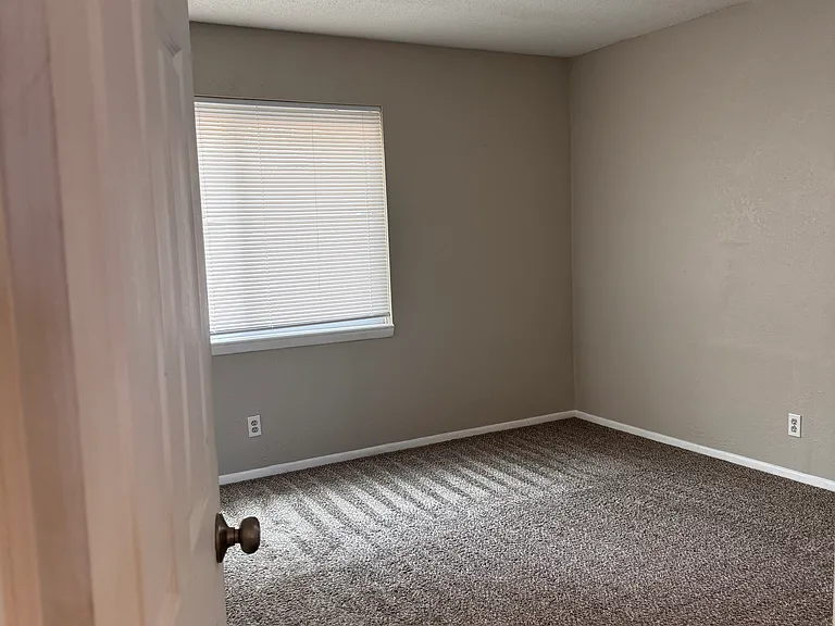 9406 Reeder Dr — Photo 12