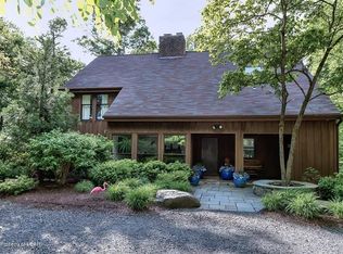 52 Glendalough Rd, Dallas, PA 18612