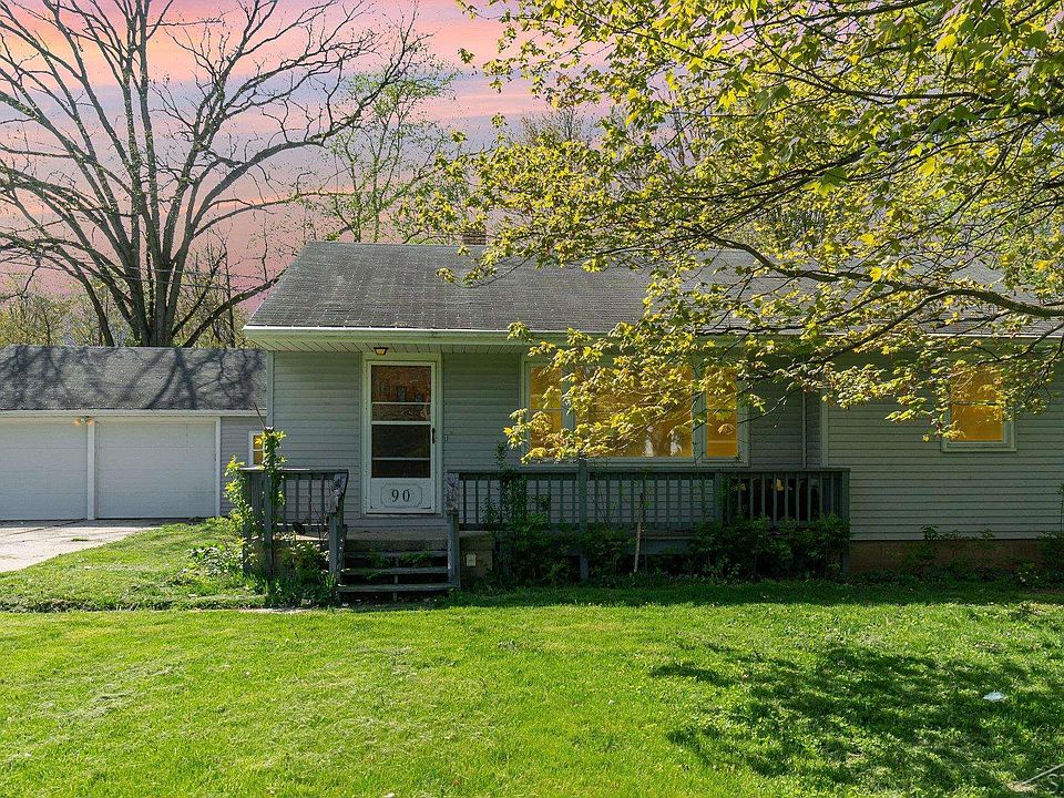 1st image of 90 Westlawn Dr