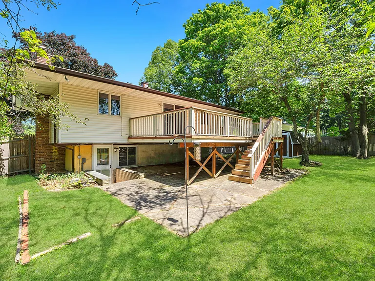 14 Ferret Ln — Photo 2