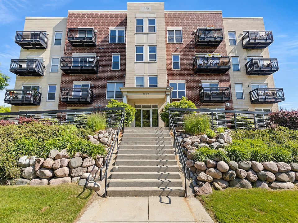 1st image of 1220 E Locust St APT 304