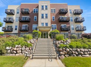1220 E Locust St APT 304, Milwaukee, WI 53212