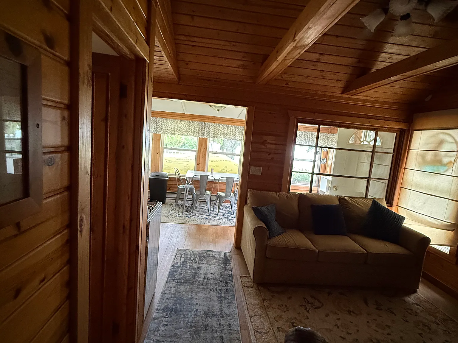 3 bed, 1.5 bath, 934 sqft, $1,600 — Photo 3