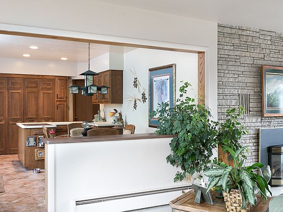 Living Rm Looking into Ktchn