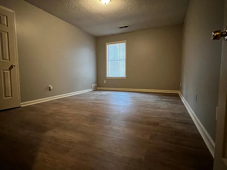 4225 Cedartree Dr — Photo 8