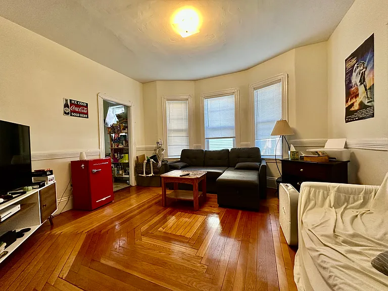 539 Washington St #2 — Photo 2
