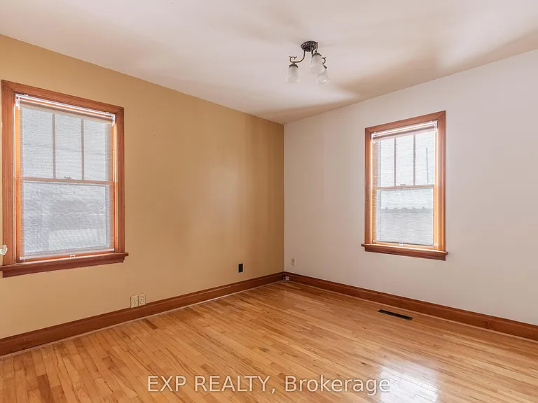 412 S Pelham Rd — Photo 16
