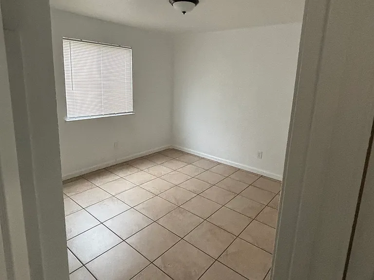 1101 Park Street Apartments — Photo 8
