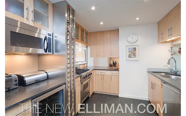 Sold by Douglas Elliman | media 17