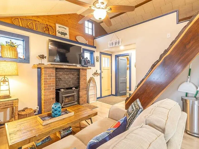 2555 Melvin Rd — Photo 10