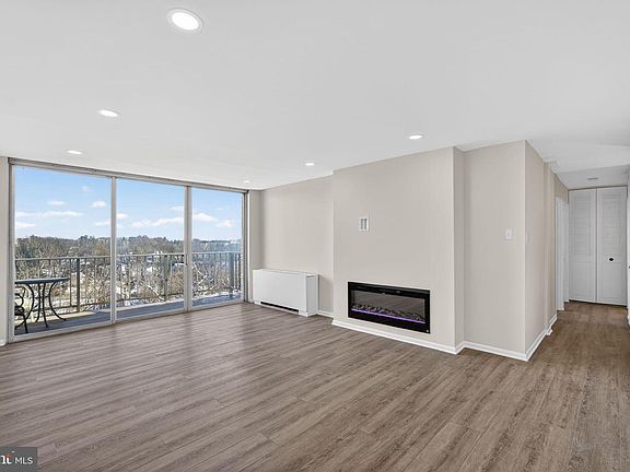 3rd image of 309 Florence Ave APT 612