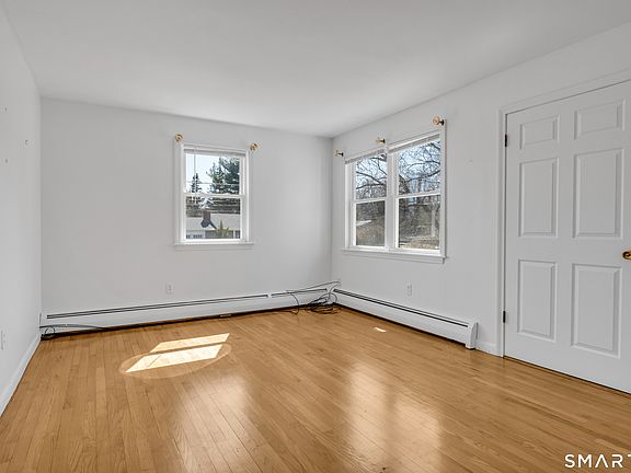 3rd image of 38 Sunnybrook Lane