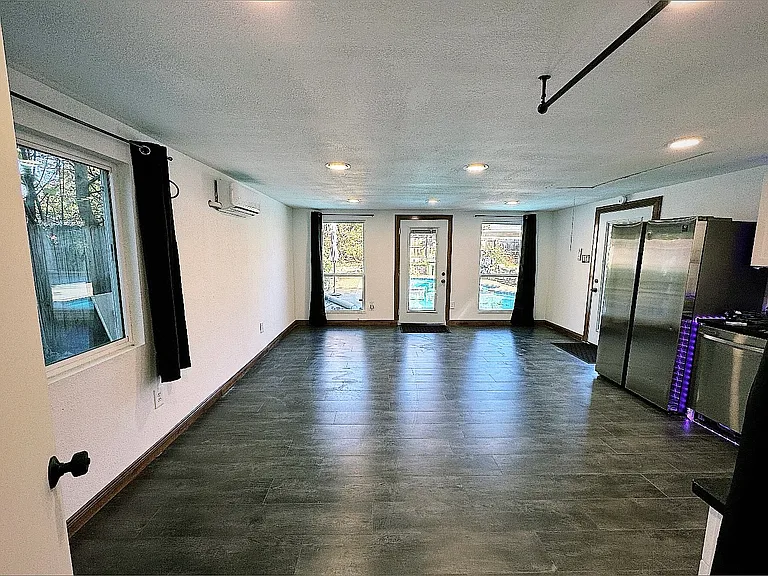 1321 Wade Dr — Photo 8