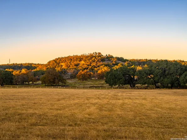 326 Lehne Ln, Fredericksburg, TX 78624