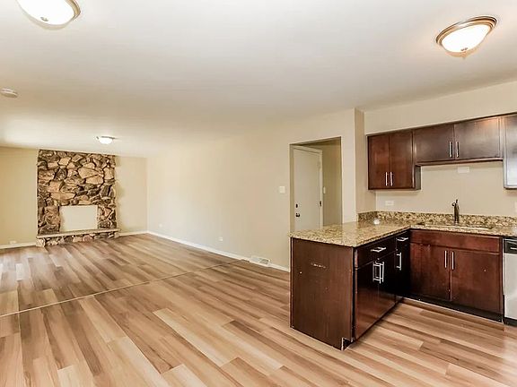 3rd image of 15528 Orogrande St