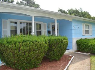 935 Edgebrook Dr N, Toms River, NJ 08757