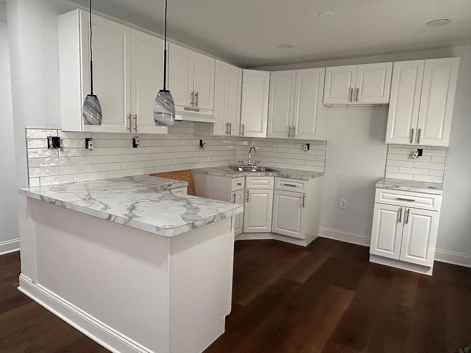 1st image of 601 E Church Ln #B6