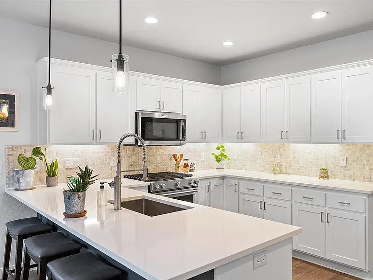2238 Abbott Ave — Photo 15
