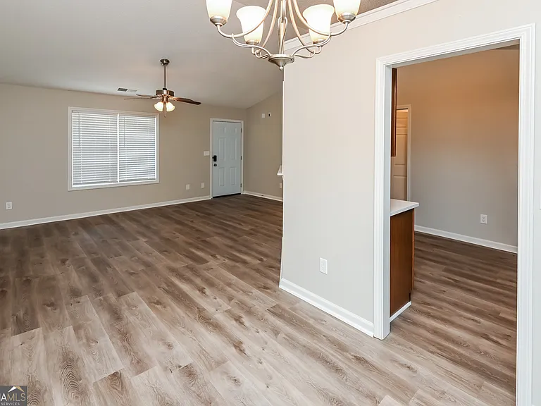 188 Carthage Blvd — Photo 6