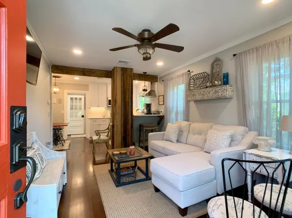 18 Sylvan St, Newport, RI 02840