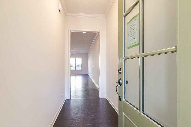 1st image of 21 Lochurst Ln #267