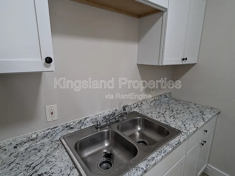 1939 Utah St — Photo 4