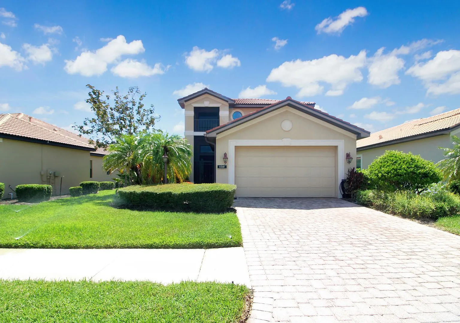 Willow Chase Annual Pool Home for Rent — Photo 1