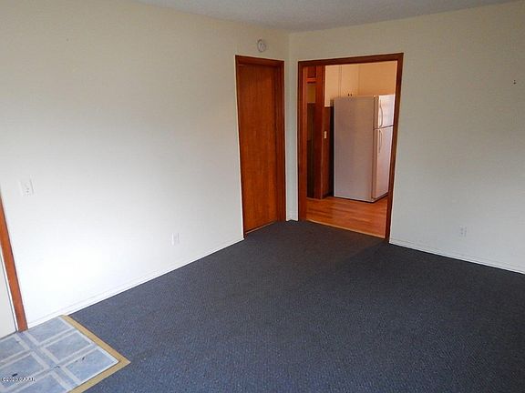 4th image of 410 7th Ave SE