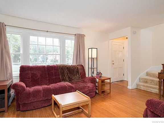 3rd image of 53 Harwood Dr