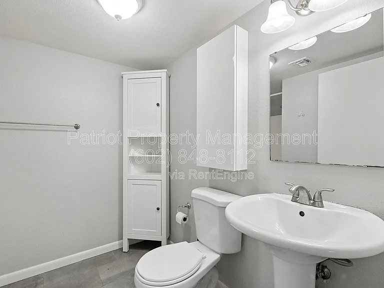 1005 E 8th St #2007 — Photo 27
