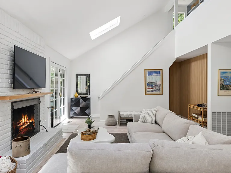 56 Underwood Dr — Photo 11