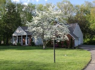 20 Lindencrest Dr, Danbury, CT 06811