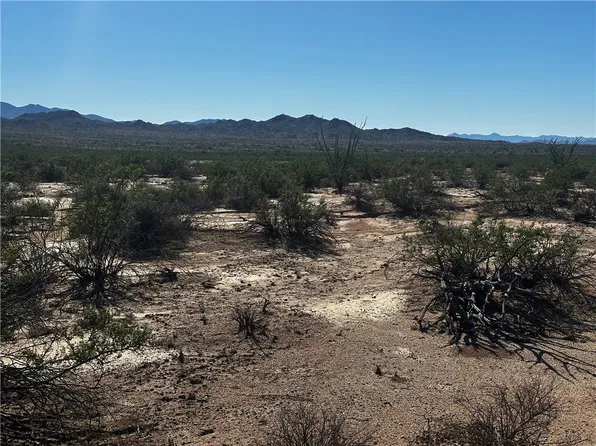 207-02-090 S Ali Chuk Road, Yucca, AZ 86438