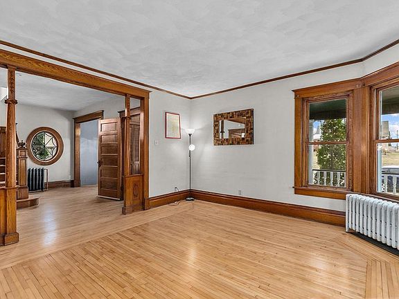 5th image of 215 North Bridge Street