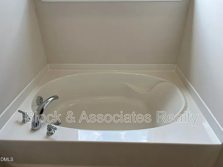 262 Streamliner Blvd — Photo 11