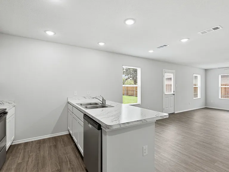 832 Eagles Nest Dr — Photo 6