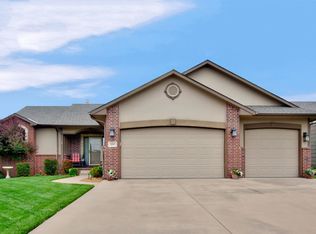 606 E Stone Gate Cir, Augusta, KS 67010
