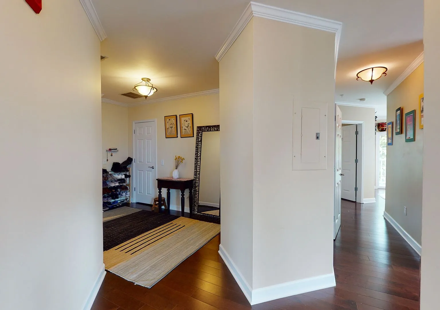 Downtown Arlington Rosslyn - Modern Bright & Spacious Corner Unit 2 BR 2 FB with Sundrenched View... — Photo 4